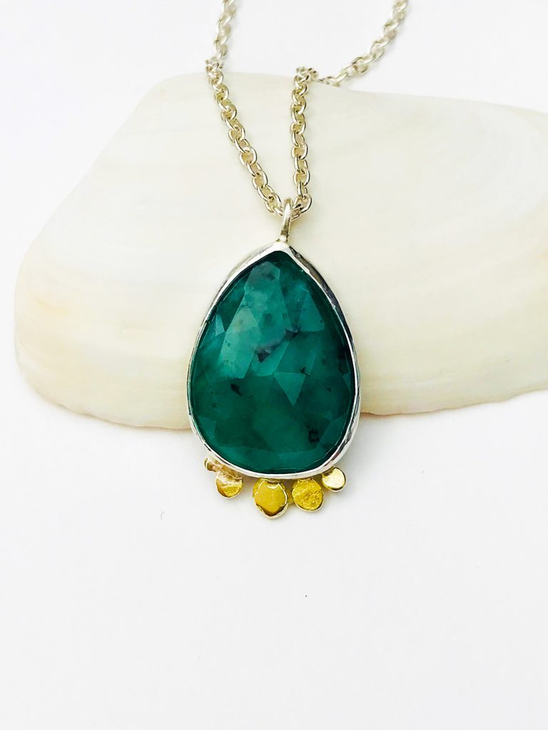 Rosecut Pear Shaped Emerald With 18ct Gold Details Necklace