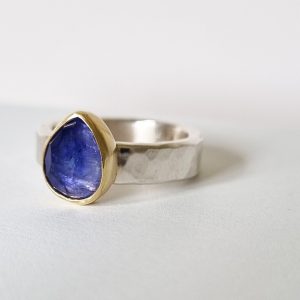 tanzanite ring with gold